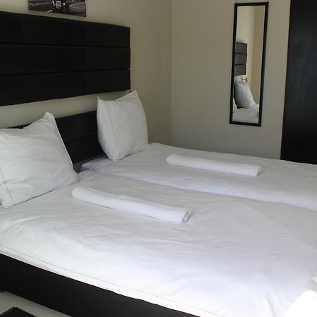 Tsumeb Guesthouse Kamho Екстериор снимка