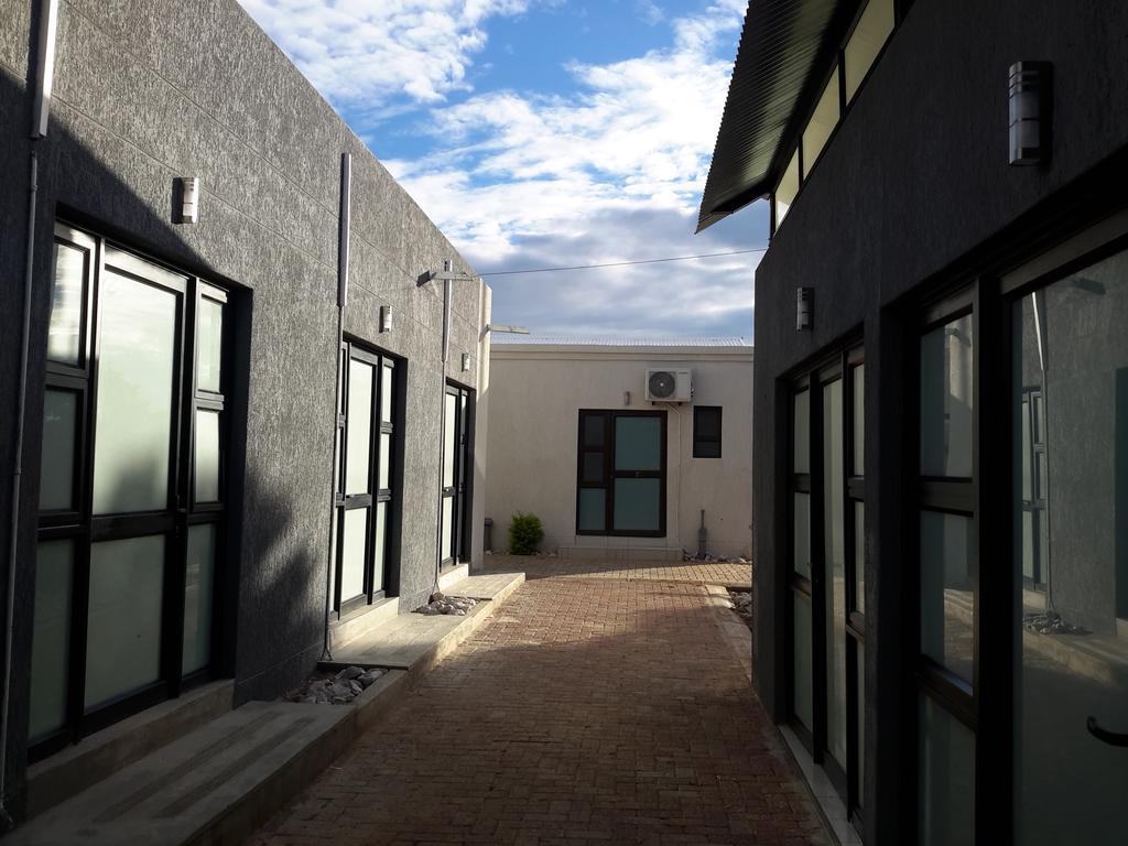 Tsumeb Guesthouse Kamho Екстериор снимка