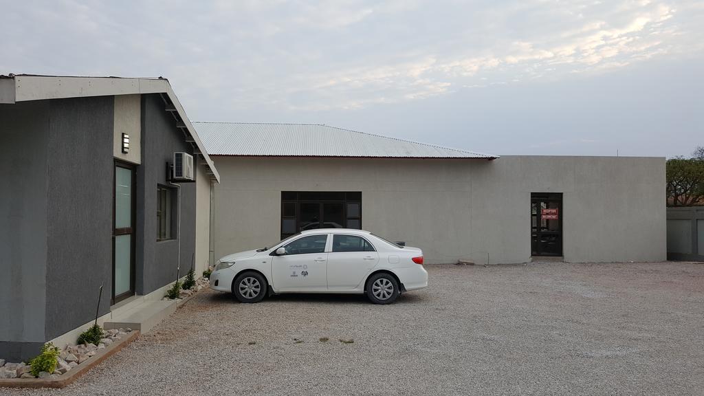 Tsumeb Guesthouse Kamho Екстериор снимка