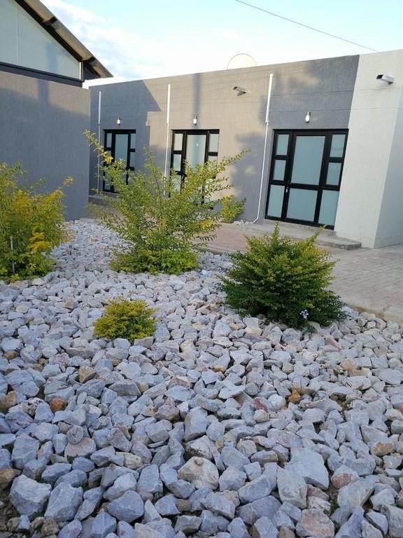 Tsumeb Guesthouse Kamho Екстериор снимка