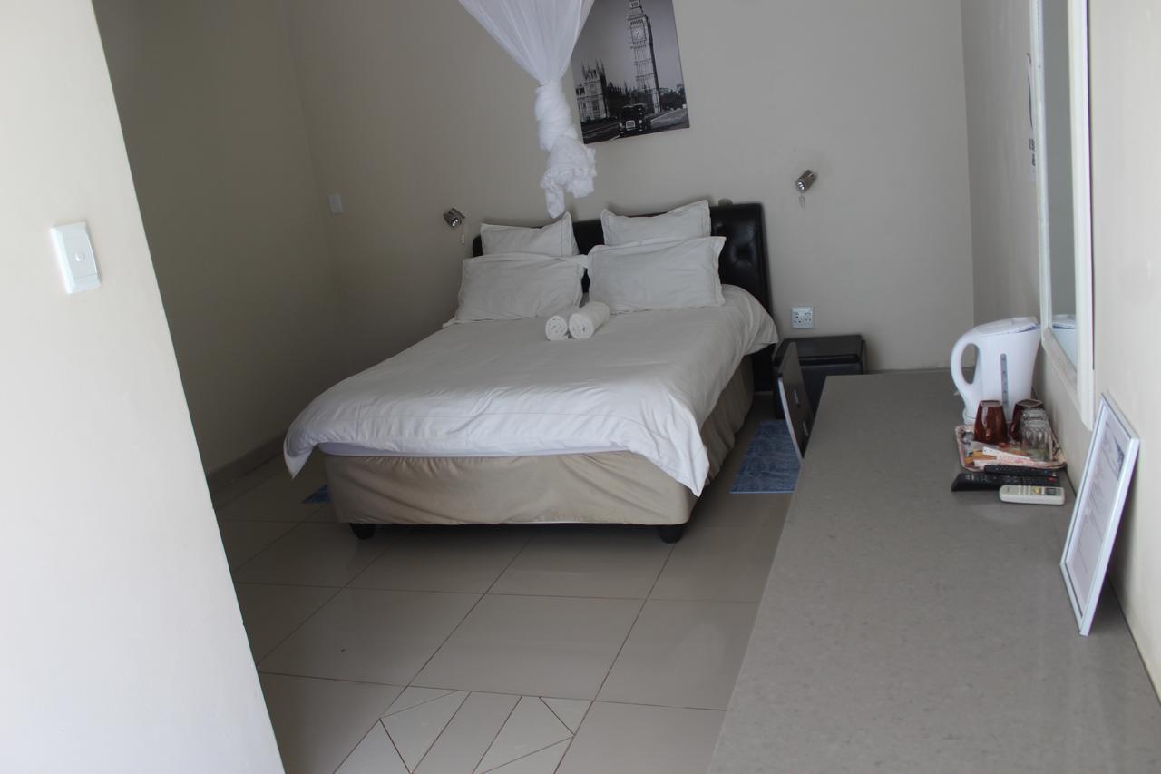 Tsumeb Guesthouse Kamho Екстериор снимка