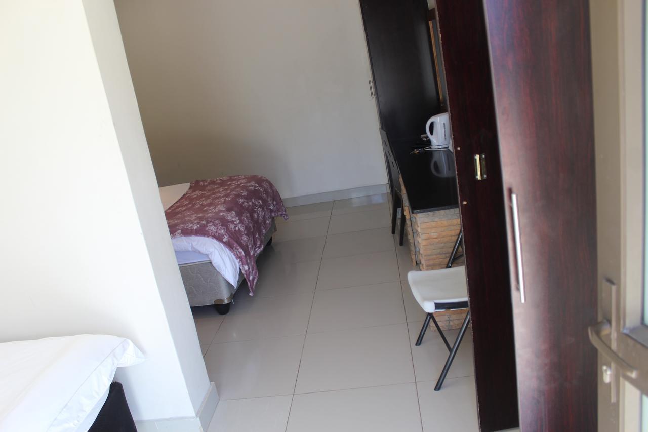 Tsumeb Guesthouse Kamho Екстериор снимка