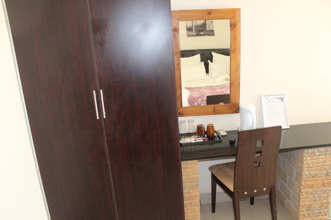 Tsumeb Guesthouse Kamho Екстериор снимка