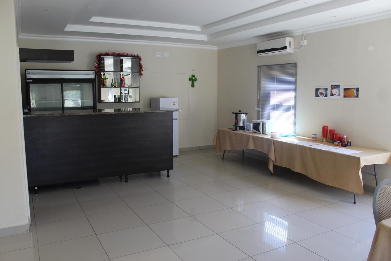 Tsumeb Guesthouse Kamho Екстериор снимка